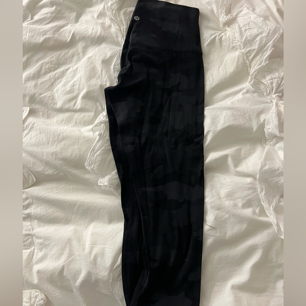 Lululemon Black Camo Cropped Leggings
